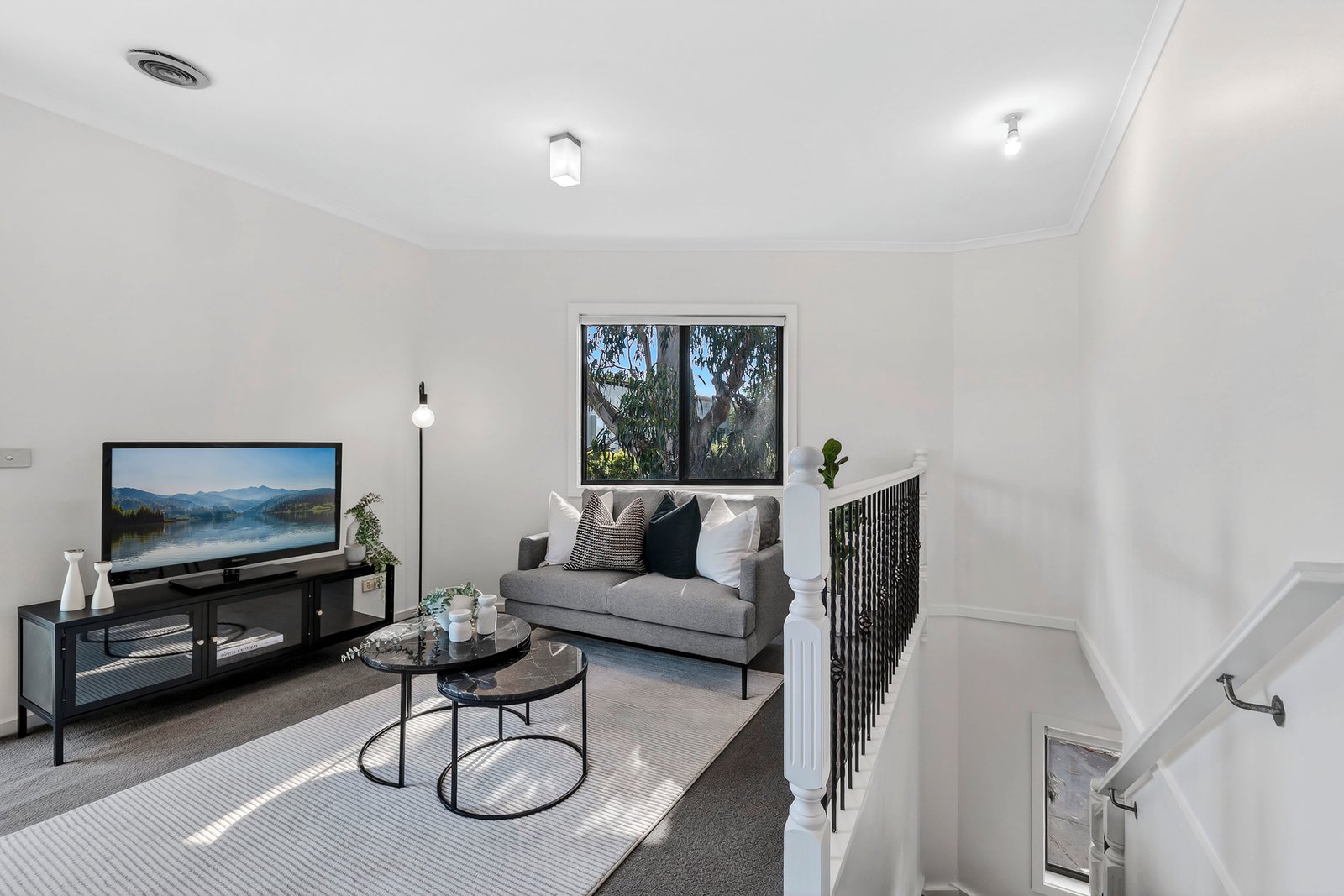 Gallery: 2/1367-1369 Centre Road