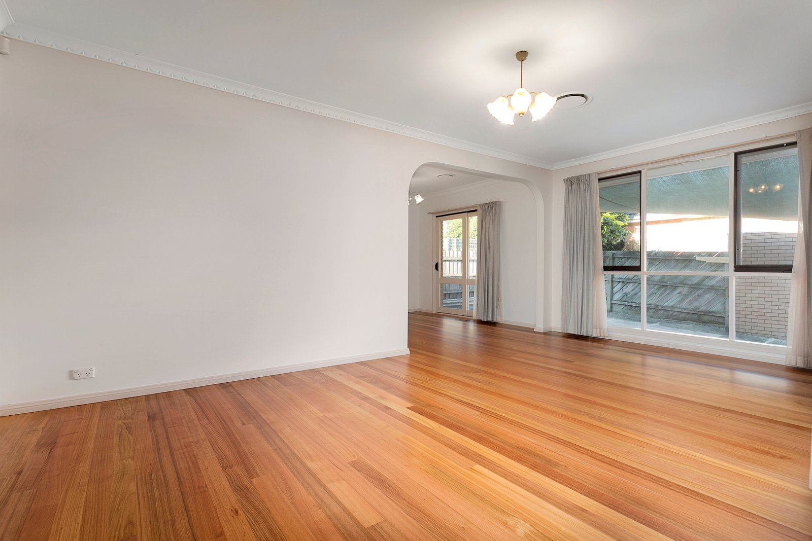 Gallery: 2/137 Blackburn Road