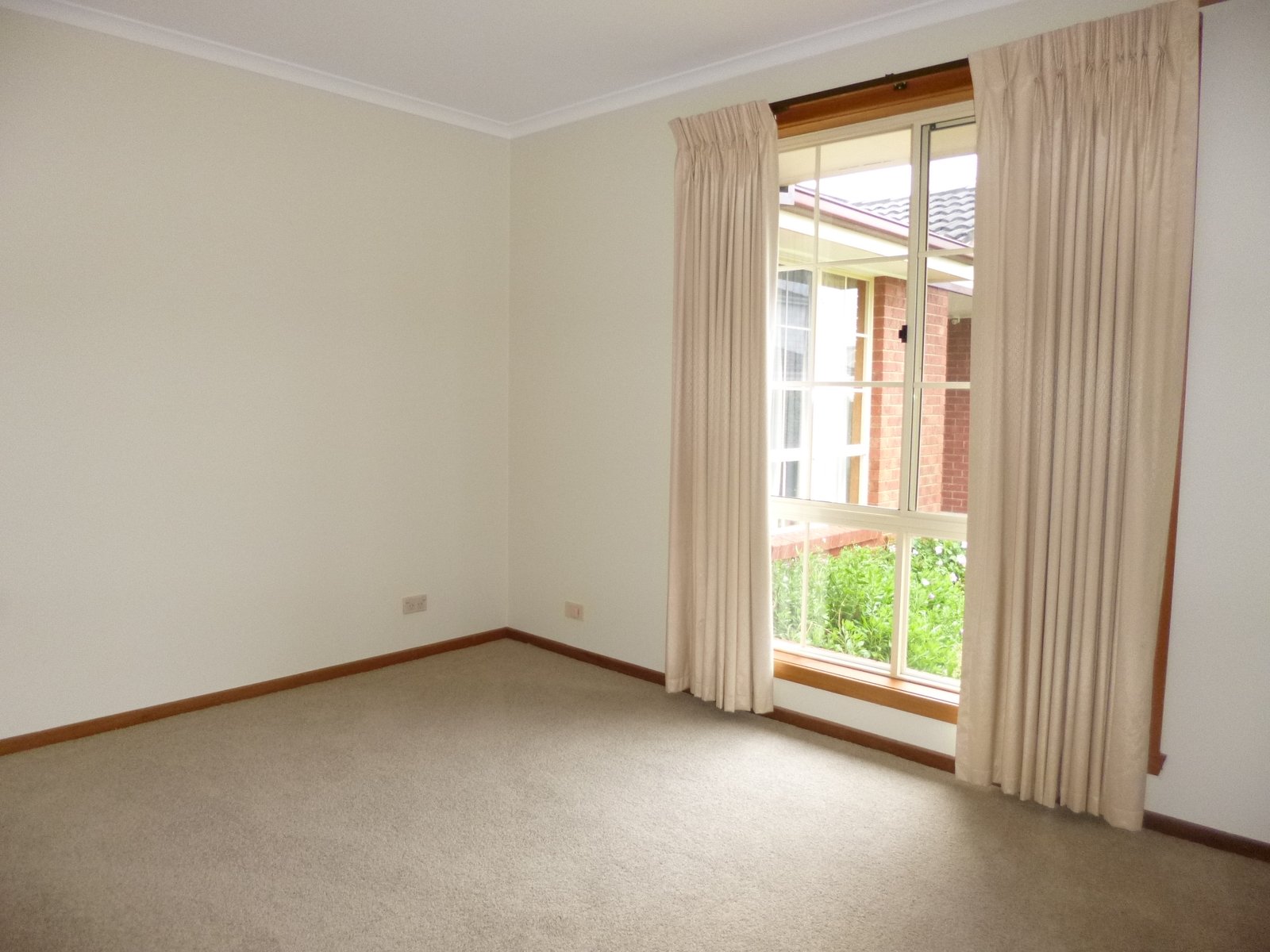 Gallery: 2/138 South Valley Road