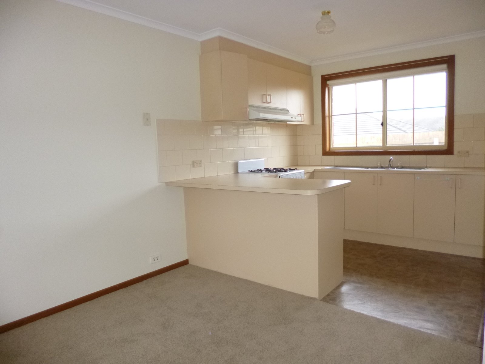 Gallery: 2/138 South Valley Road