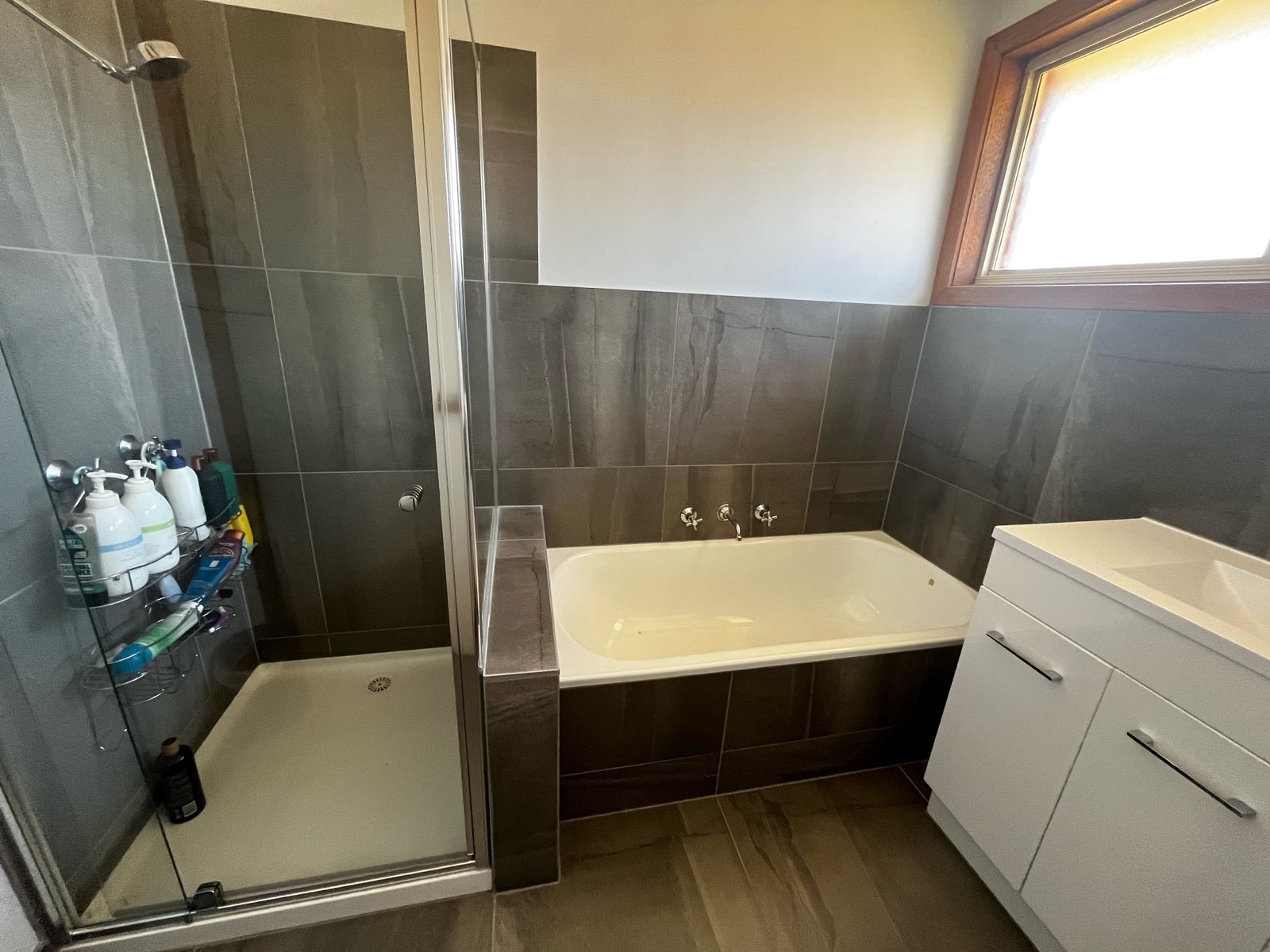 Gallery: 2/138 South Valley Road