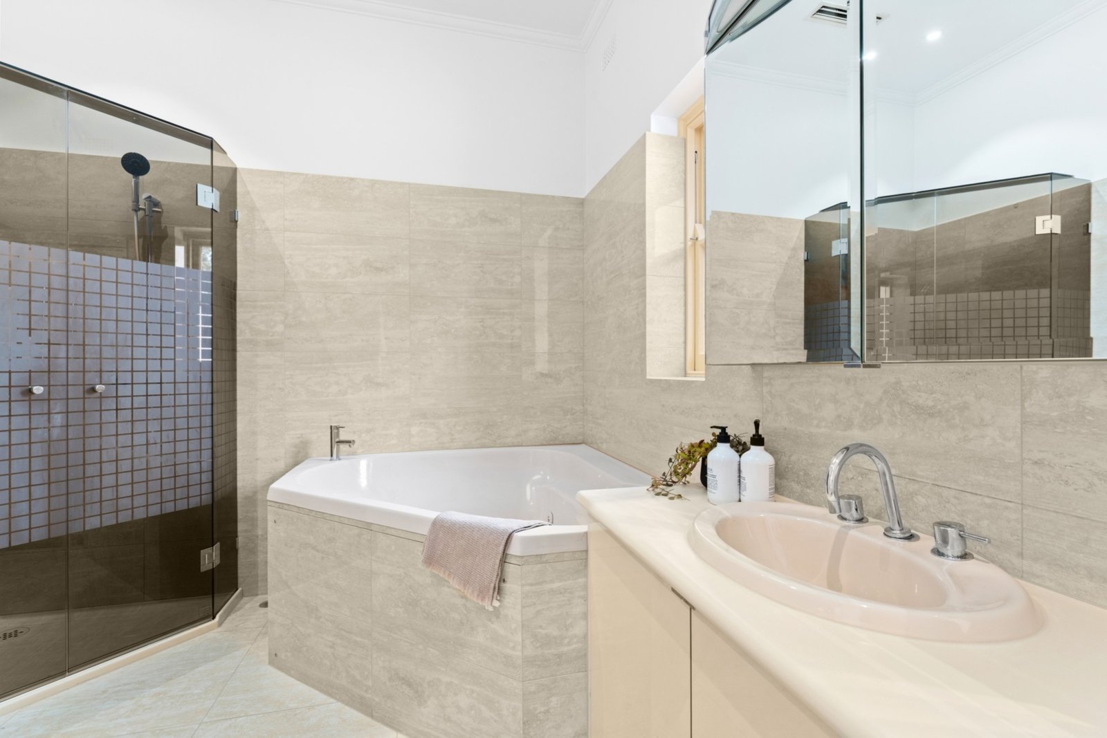 Real Estate and Property in 2/139 Brighton Road, Elwood, VIC