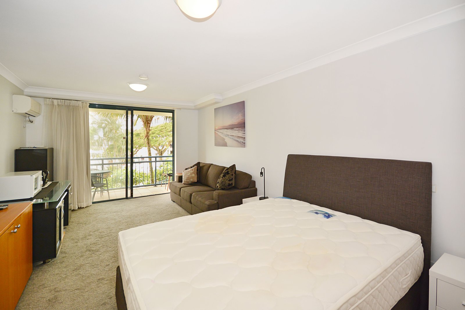 213/99 Griffith Street COOLANGATTA 2