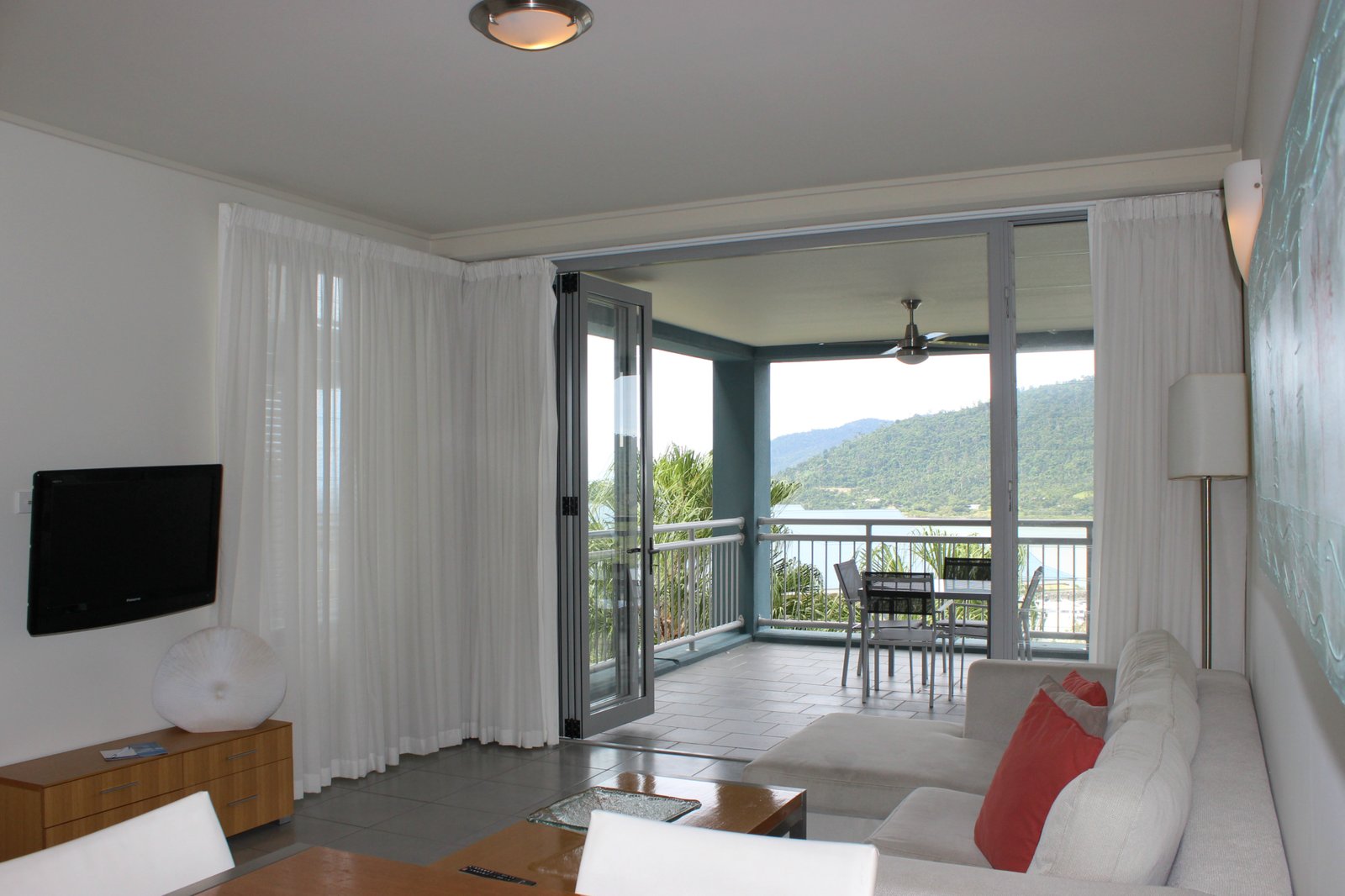 213/9A Hermitage Drive AIRLIE BEACH 1