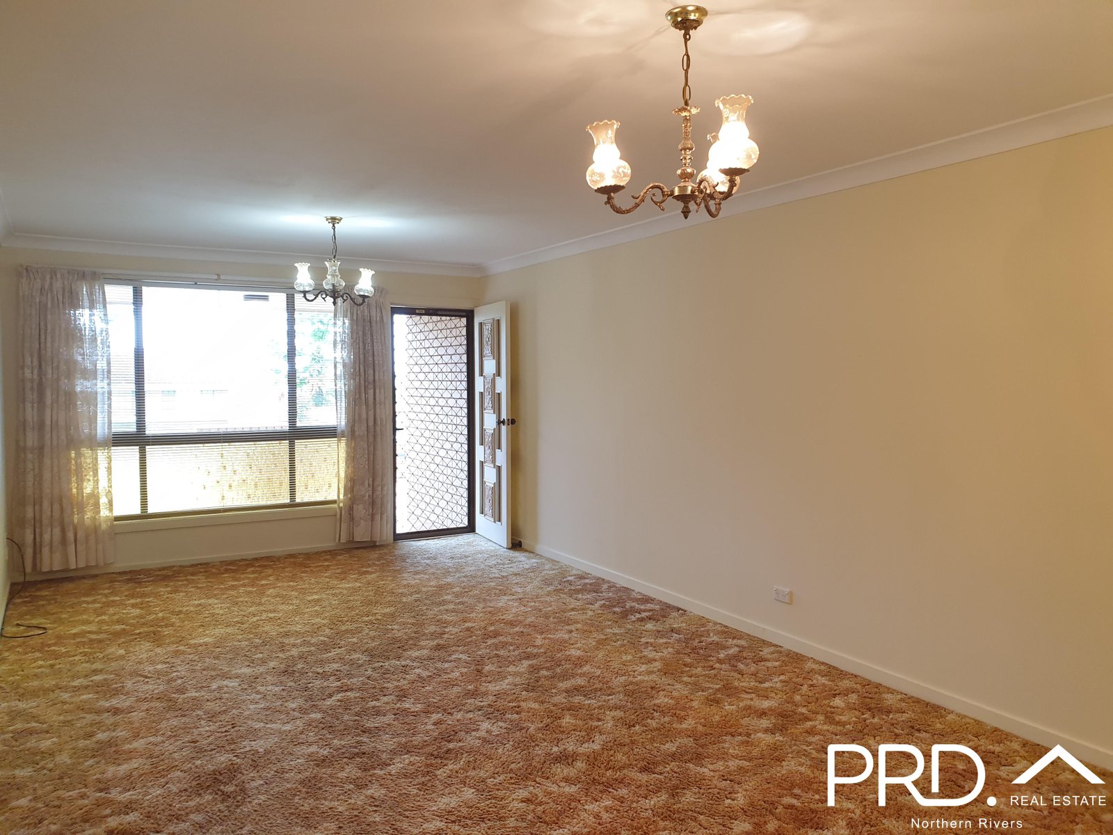 2/14 Andrews Crescent GOONELLABAH 3