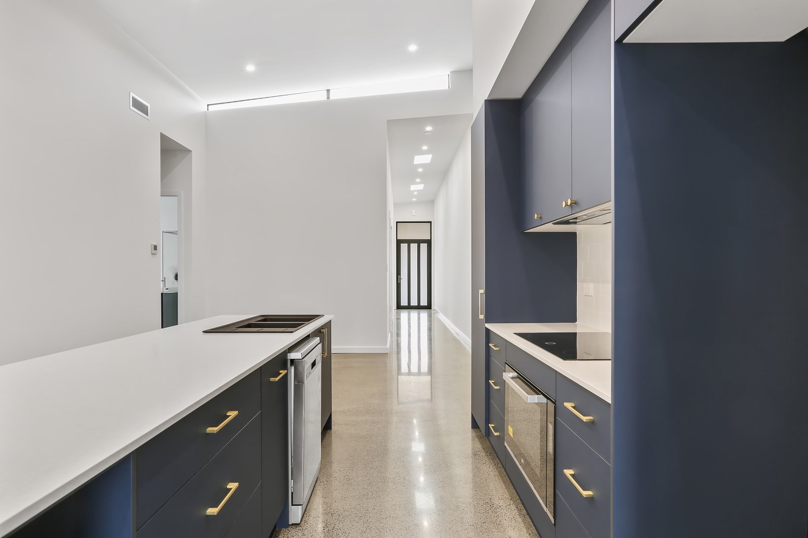 2/14 Brae Road ALBION PARK 1