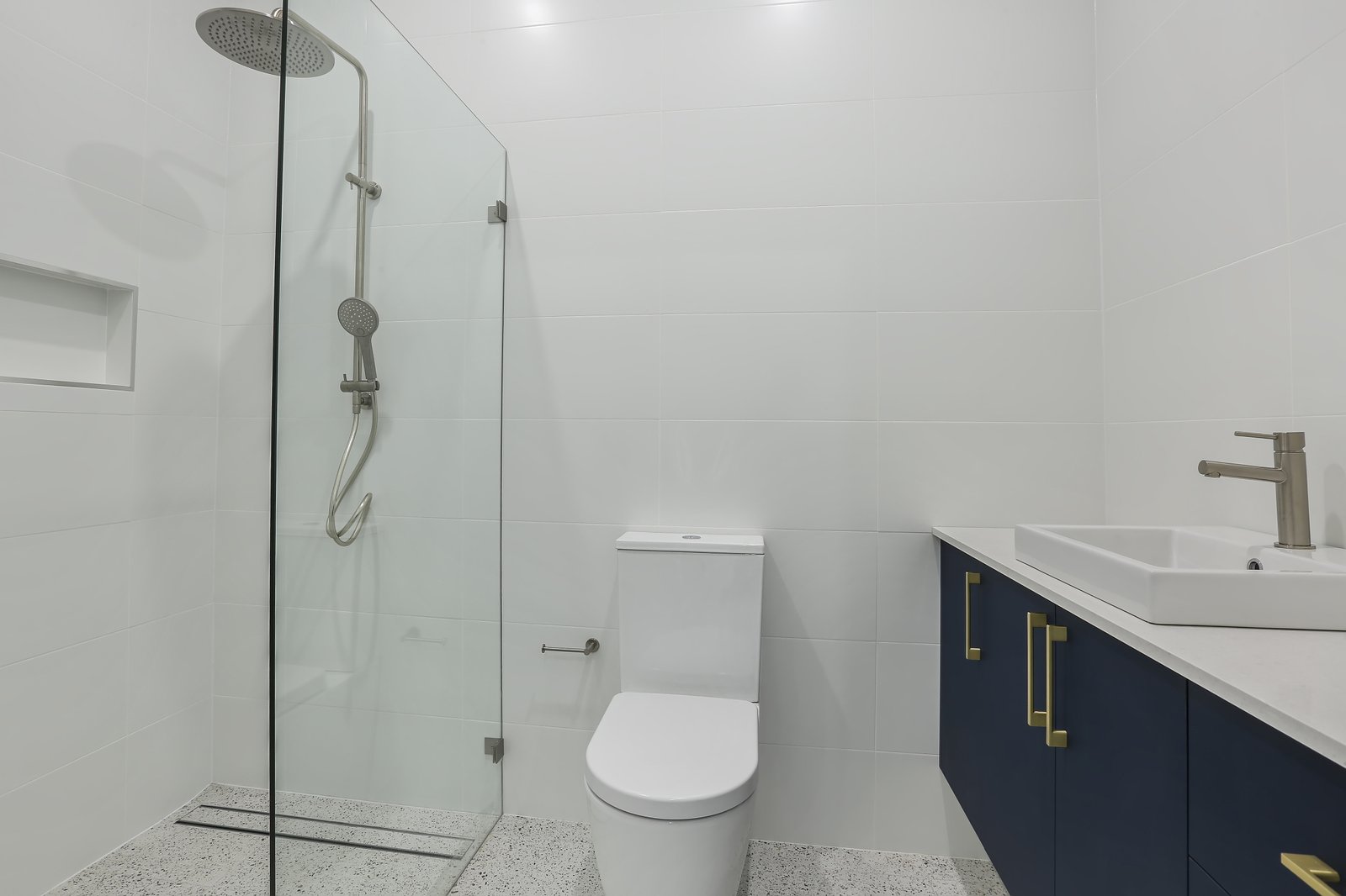 2/14 Brae Road ALBION PARK 3