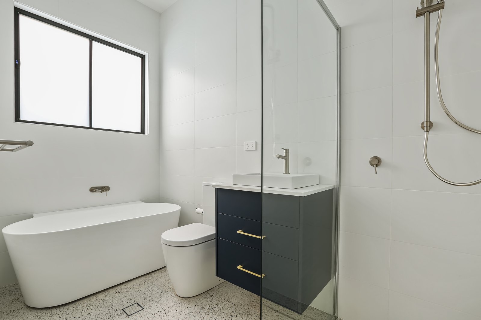 2/14 Brae Road ALBION PARK 4