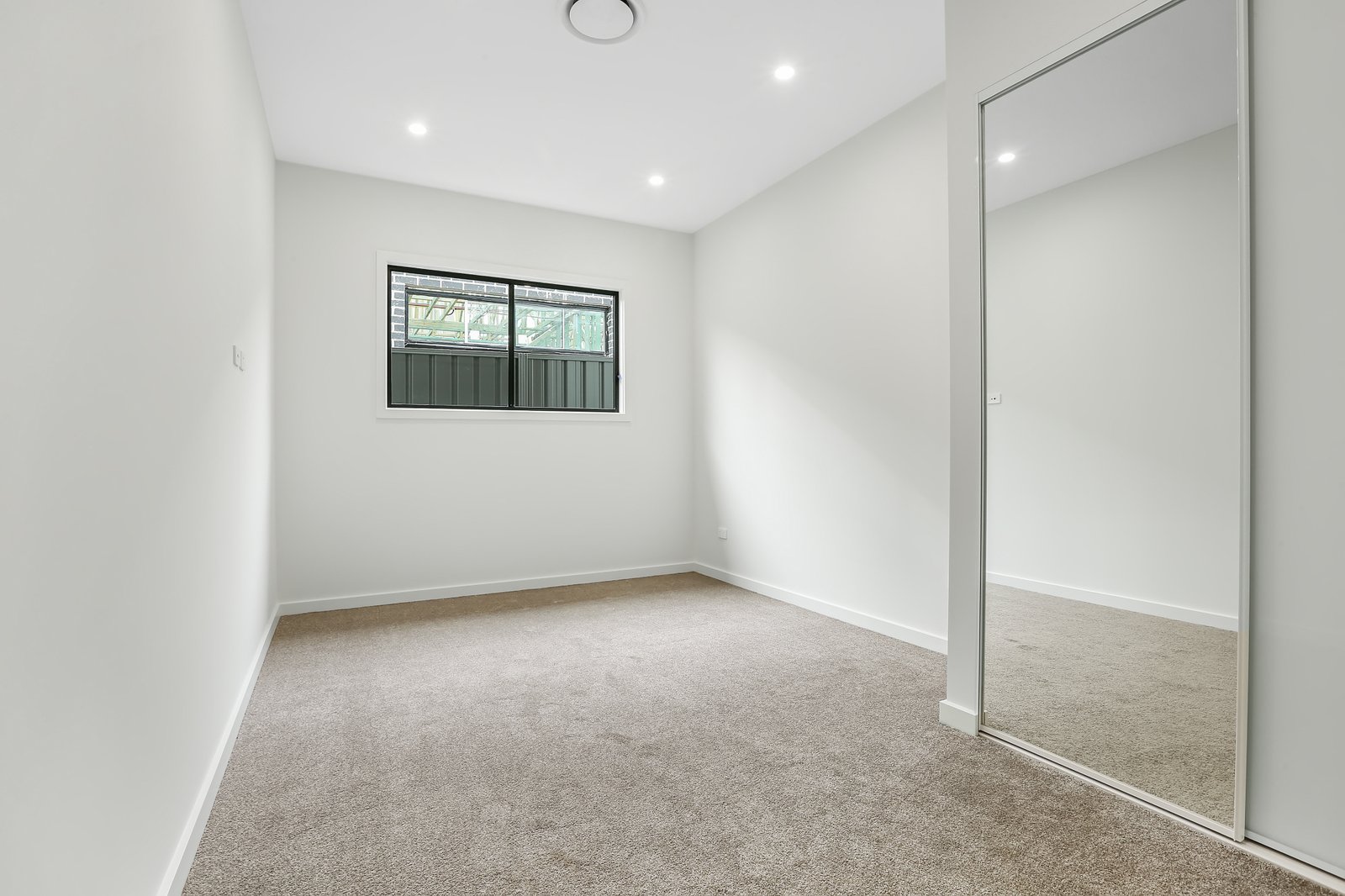 2/14 Brae Road ALBION PARK 6