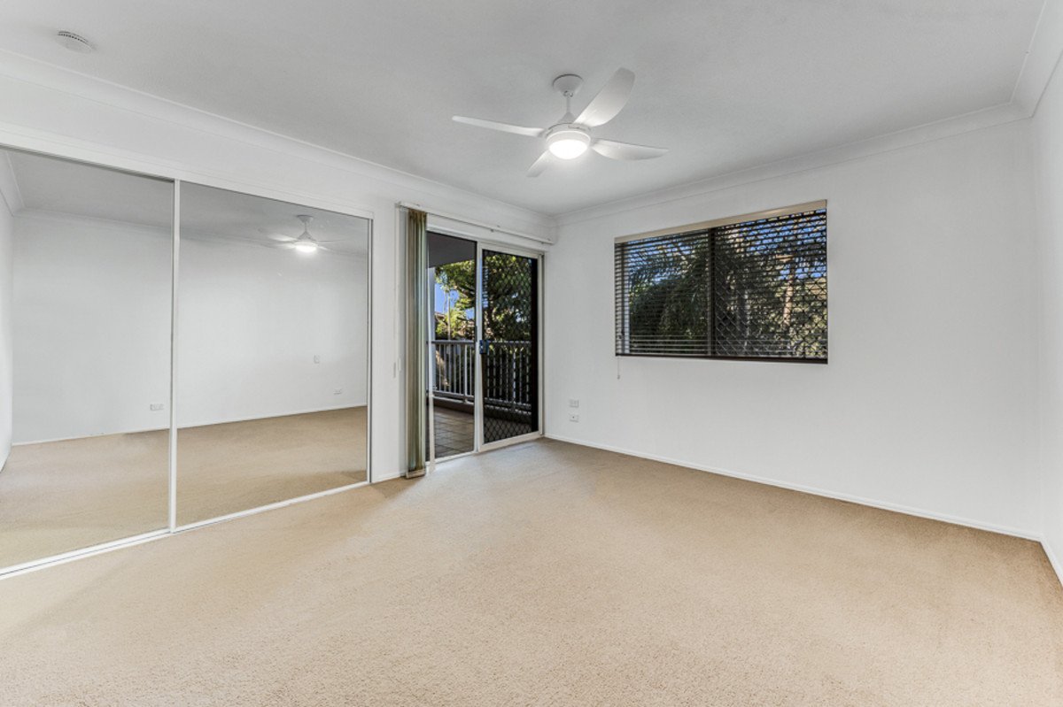 2/14 Brakes Street Burleigh Heads 5