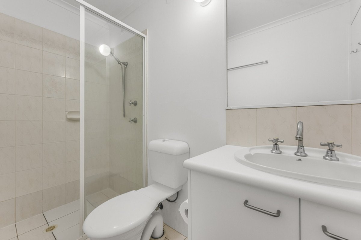 2/14 Brakes Street Burleigh Heads 7