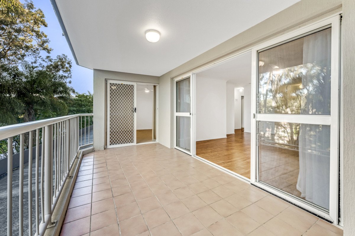 2/14 Brakes Street Burleigh Heads 10