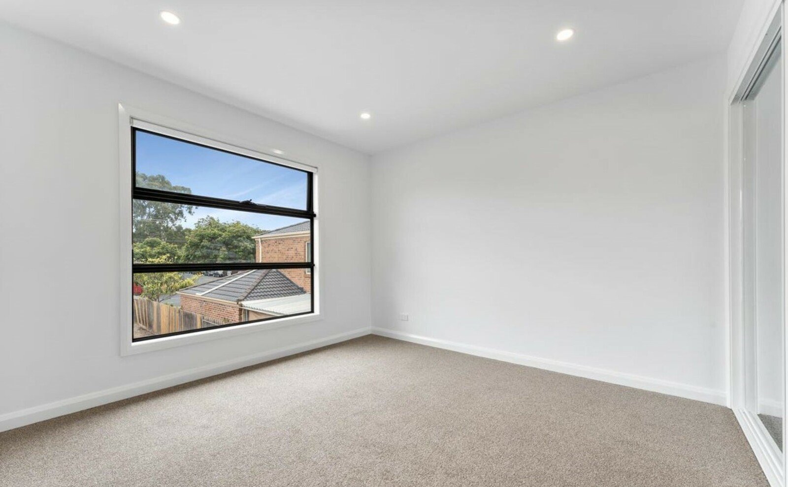 Gallery: 2/14 Centre Dandenong Road