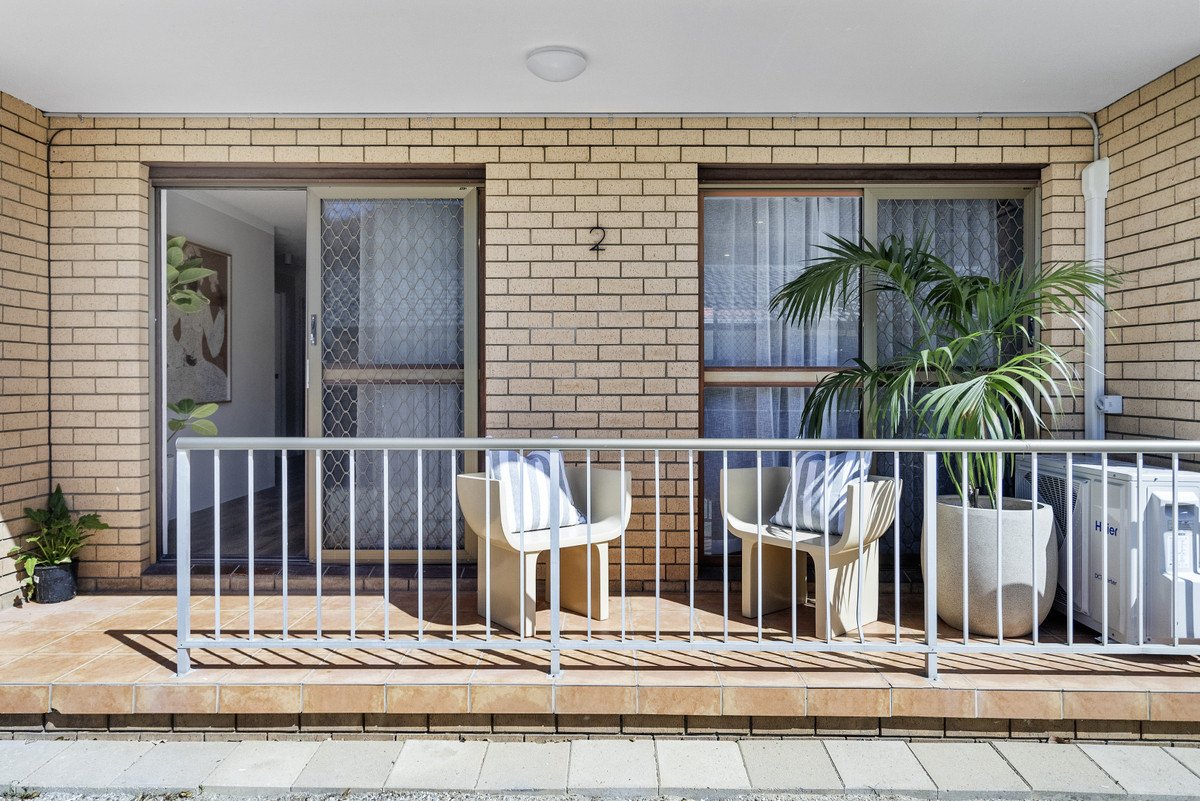 2/14 Christina Court Mermaid Waters 3