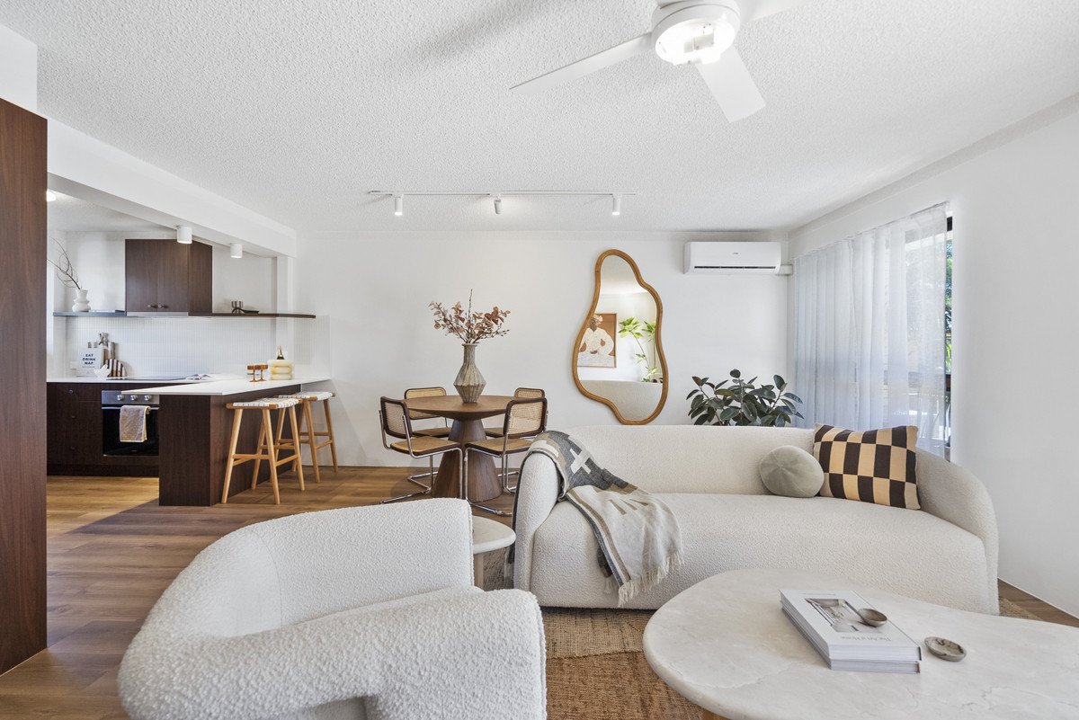 2/14 Christina Court Mermaid Waters 8