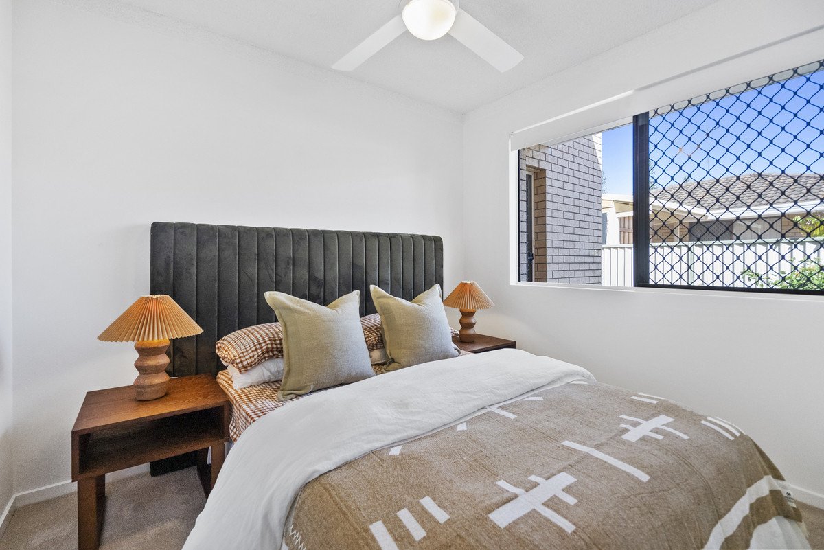 2/14 Christina Court Mermaid Waters 12