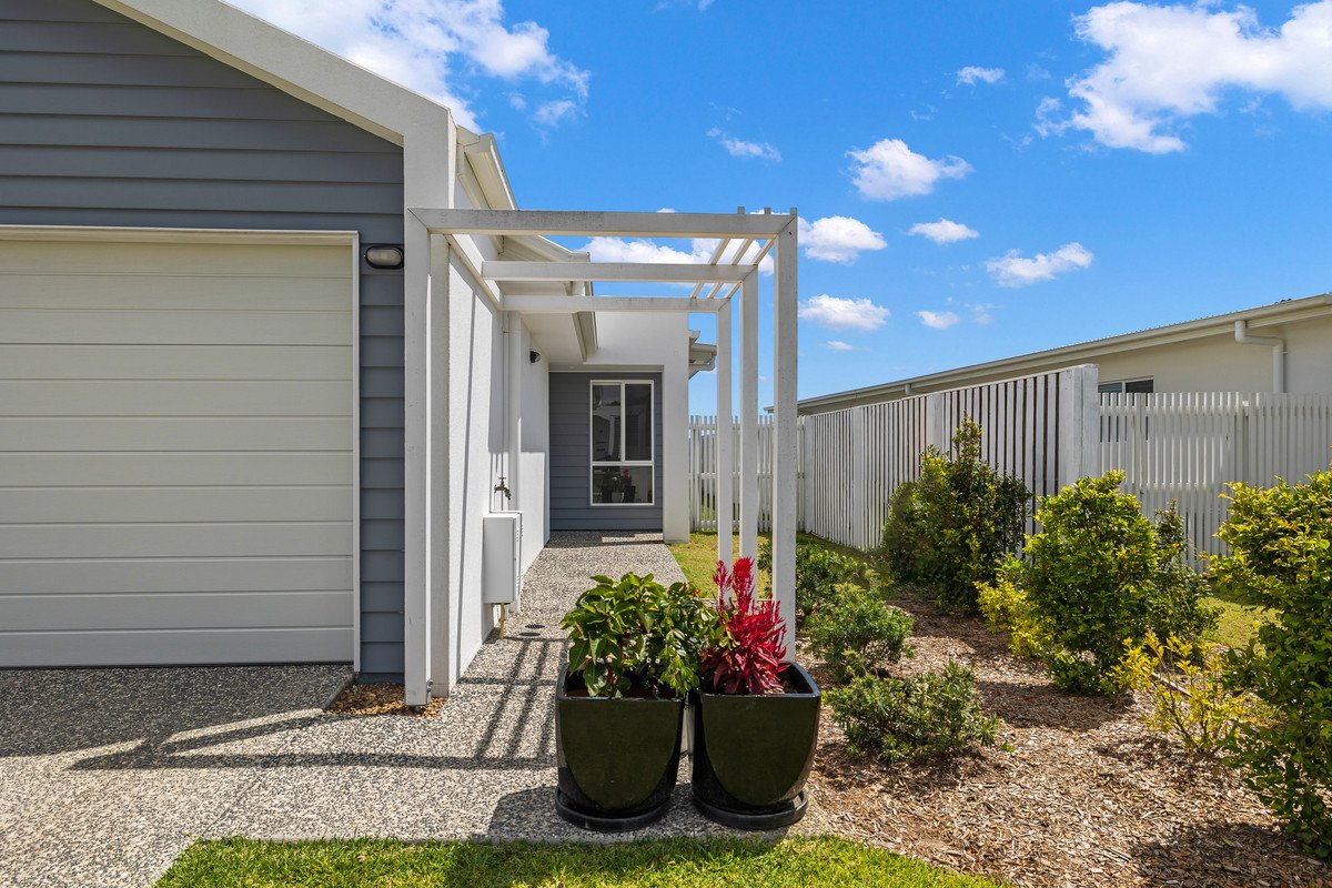 2/14 Conochie Place Pimpama 2