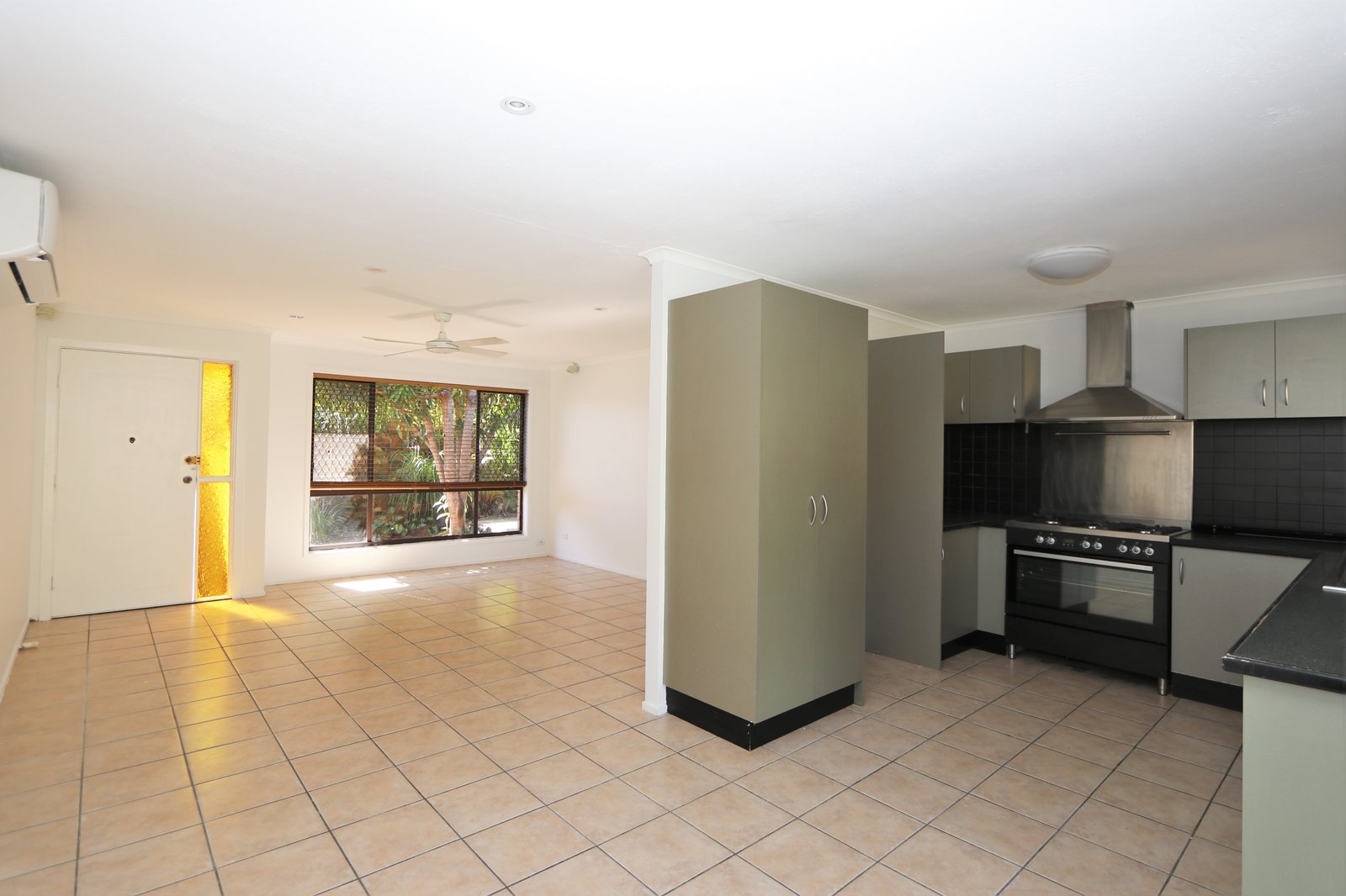 214 Cotlew Street ASHMORE 9