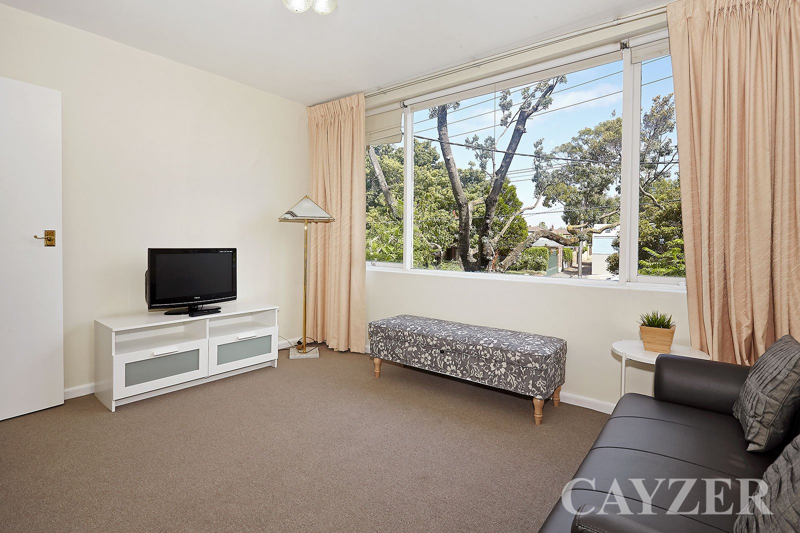Gallery: 2/14 Deakin Street