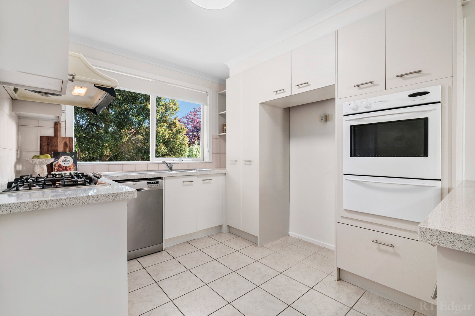 Real Estate and Property in 2/14 Dunoon Street, Doncaster, VIC