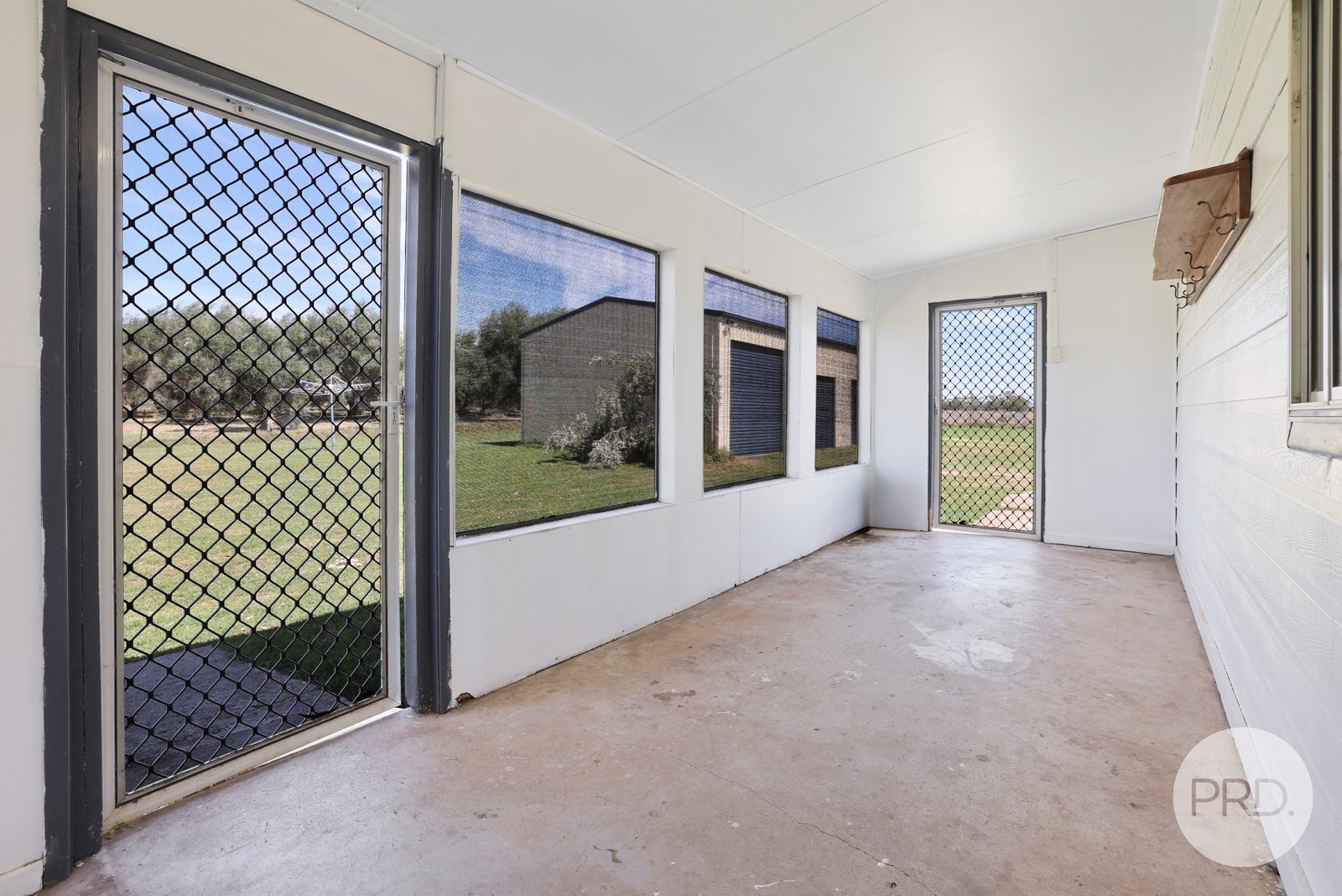 2/14 Edward Street BREEZA 13