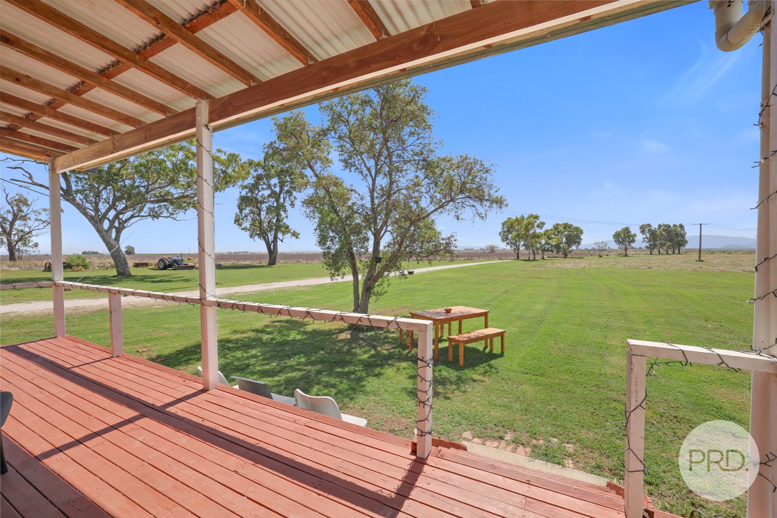 2/14 Edward Street BREEZA 14