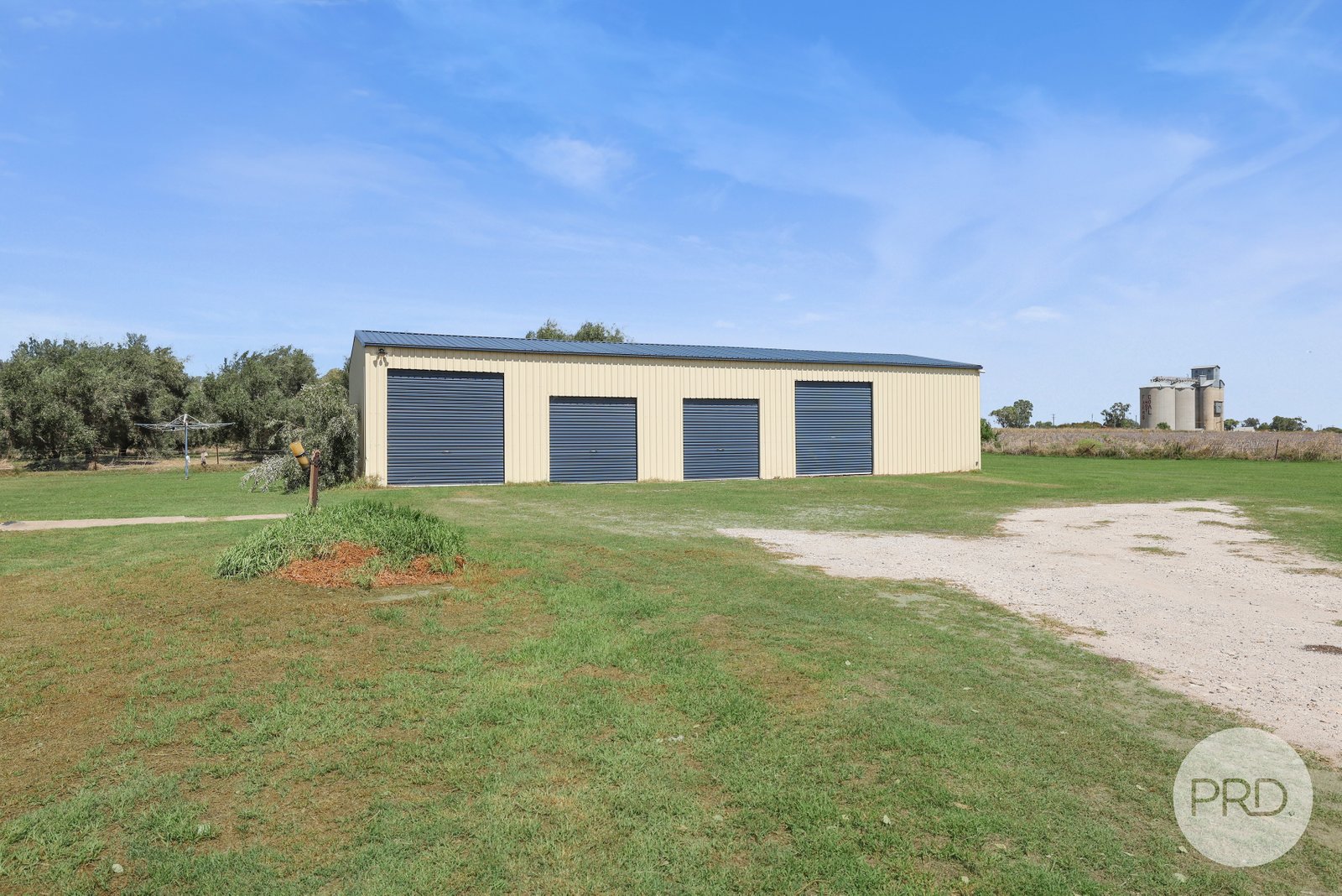 2/14 Edward Street BREEZA 16