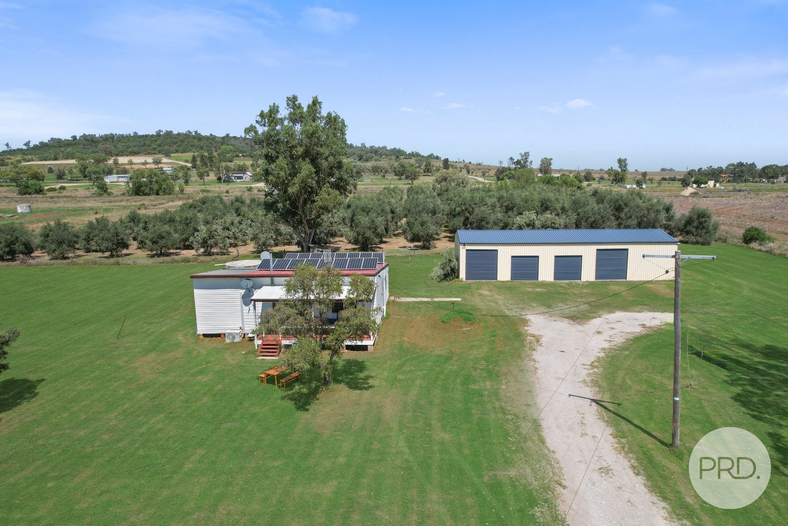 2/14 Edward Street BREEZA 17