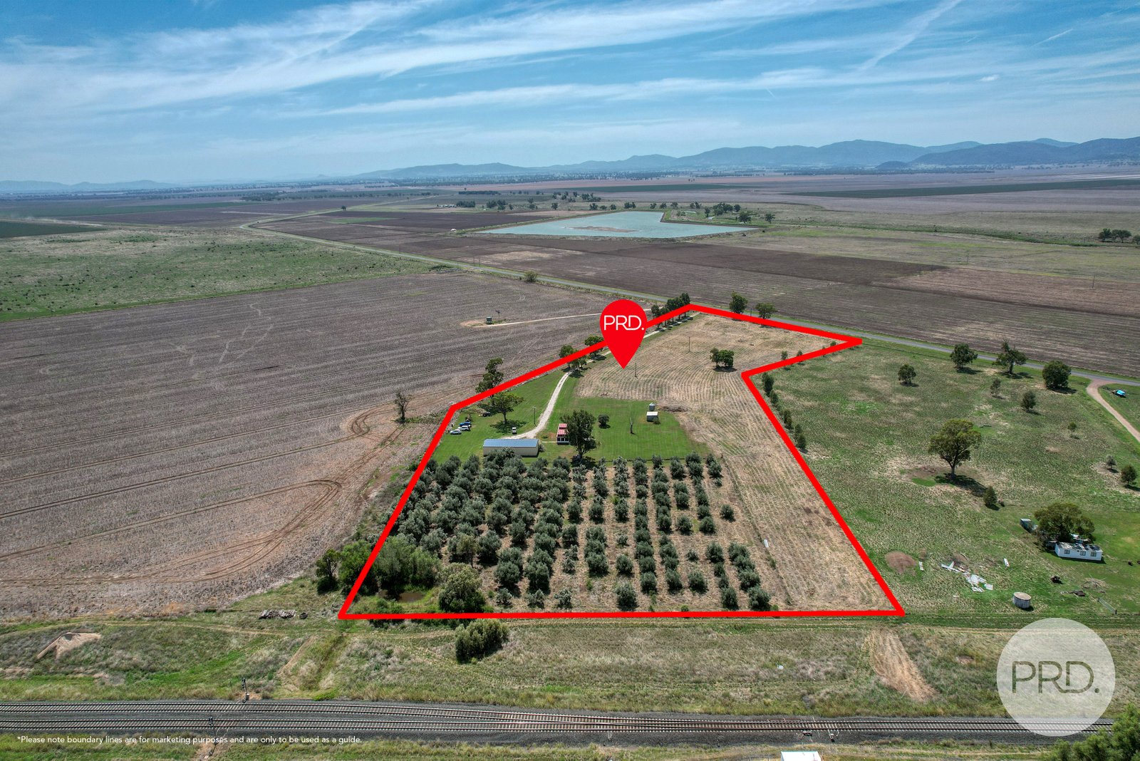 2/14 Edward Street BREEZA 24