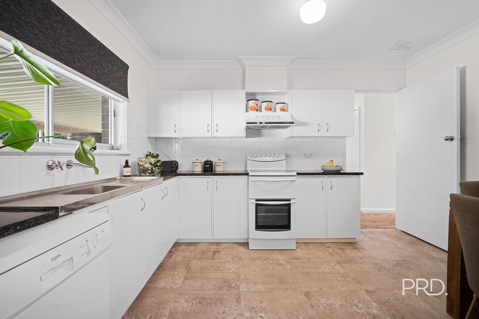 214 Fernleigh Road ASHMONT 6