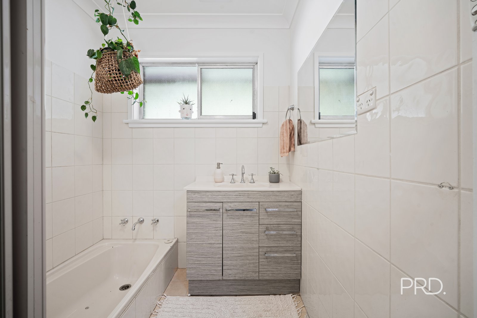 214 Fernleigh Road ASHMONT 16
