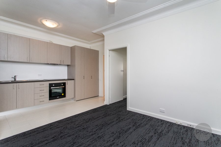 2/14 Fulton Street Penrith 4