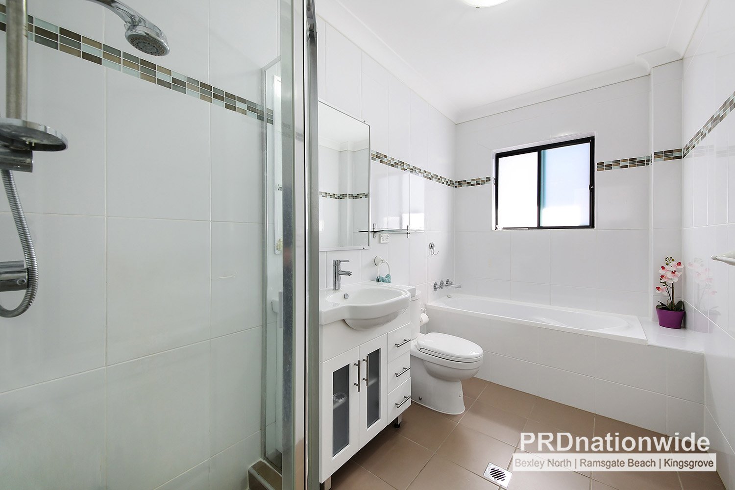2/14 Graham Road NARWEE 4