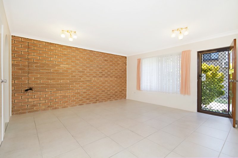 2/14 Honeysuckle Street TWEED HEADS WEST 2