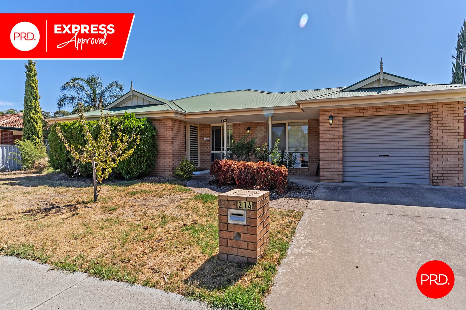 214 MacKenzie Street KANGAROO FLAT 2