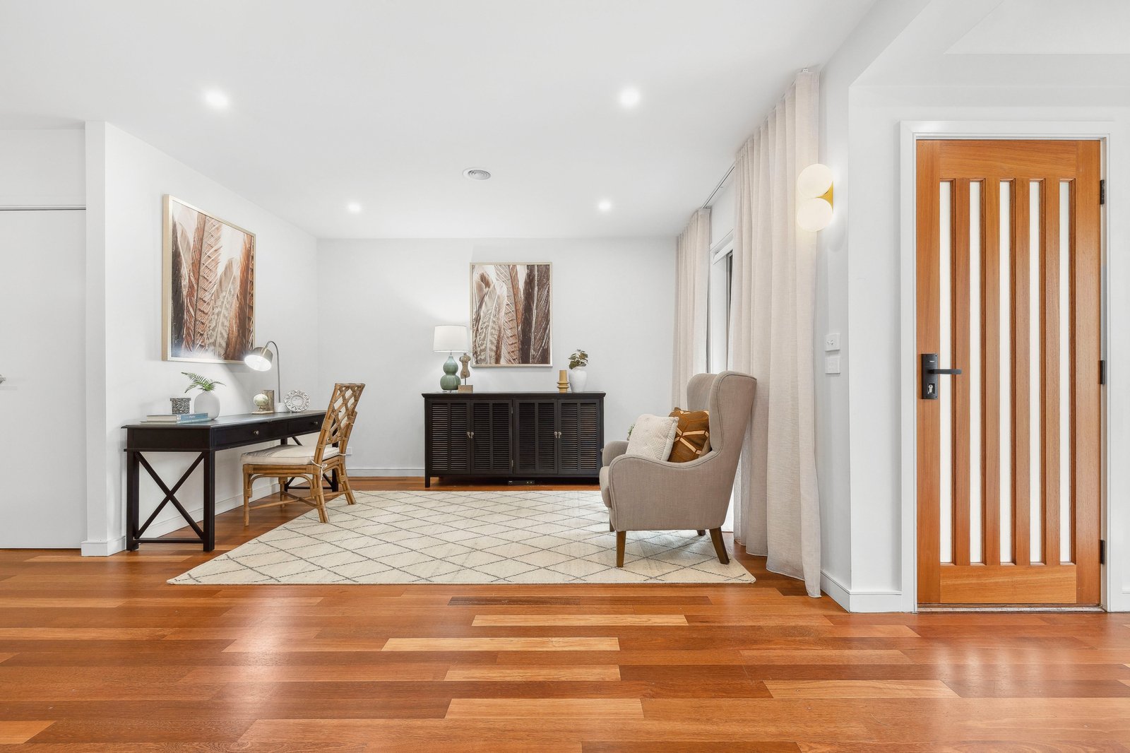 Gallery: 2/14 McLochlan Street