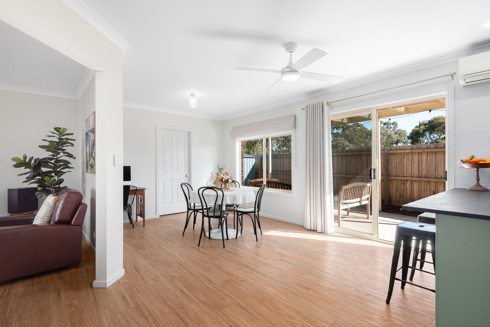 Gallery: 2/14 Meadowvale Drive