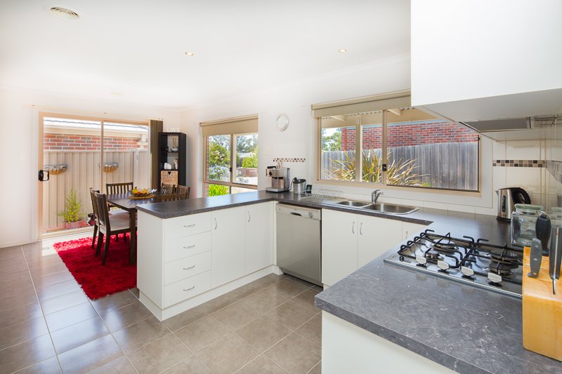 2/14 Parkgate Drive SEBASTOPOL 3