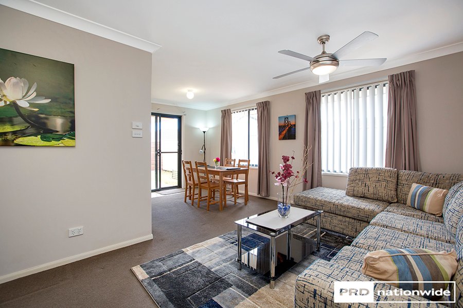 2/14 Rosella Avenue TAMWORTH 4