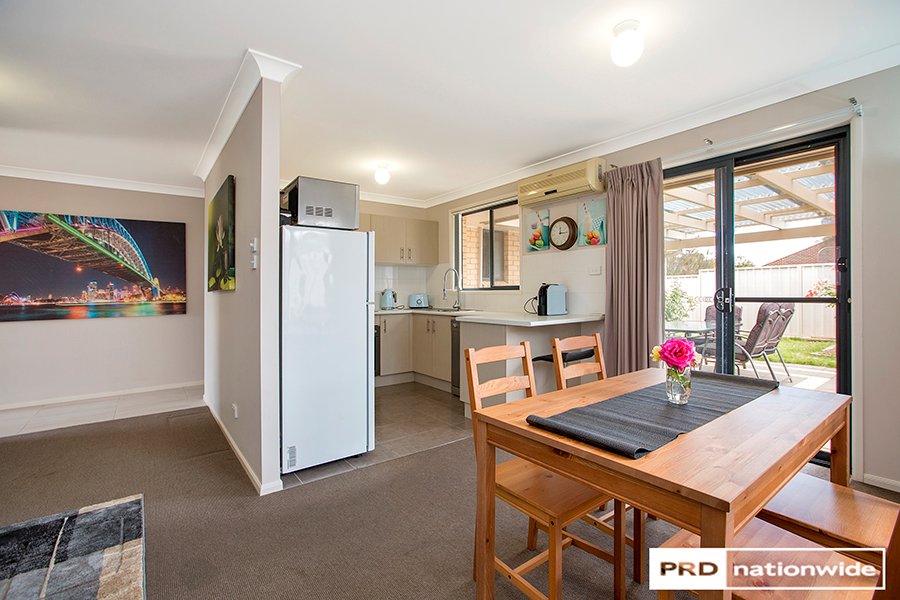 2/14 Rosella Avenue TAMWORTH 5