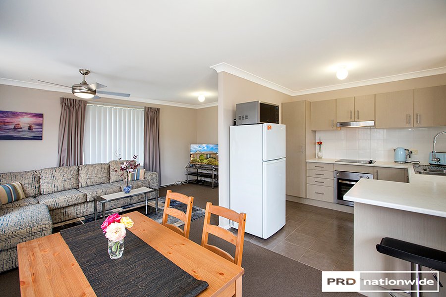 2/14 Rosella Avenue TAMWORTH 6