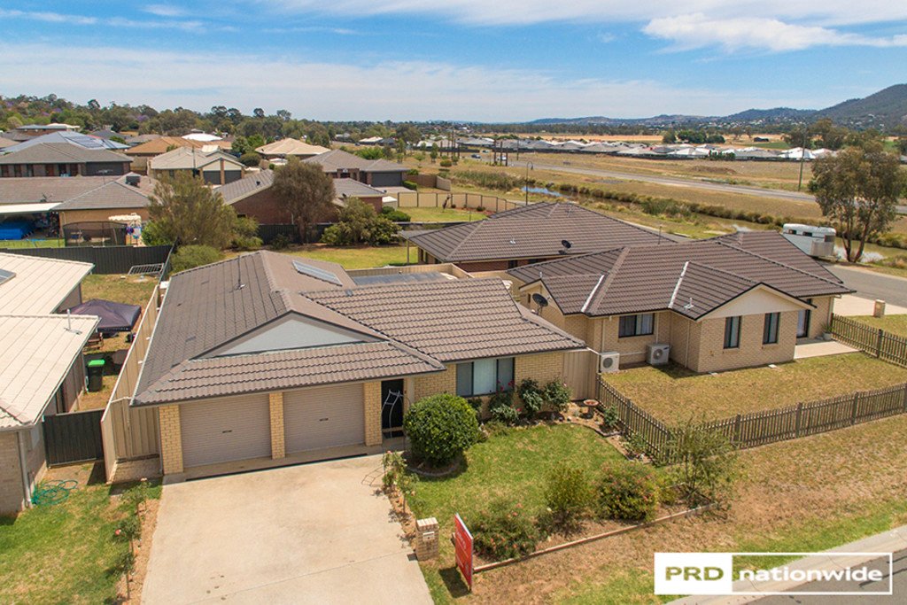 2/14 Rosella Avenue TAMWORTH 17