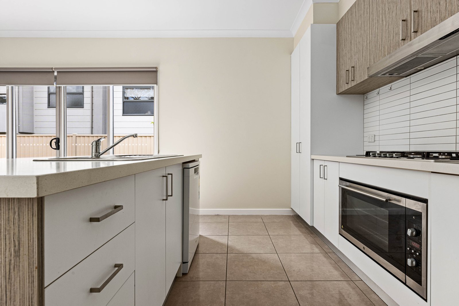 Gallery: 2/14 Shakespeare Avenue