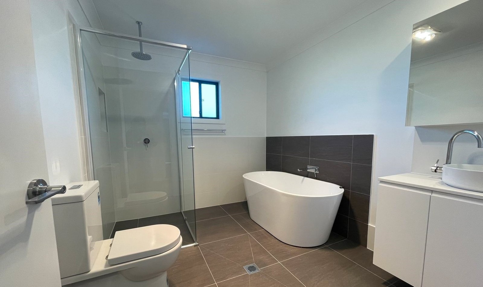 2/14 Sneddon Court Boolaroo 12