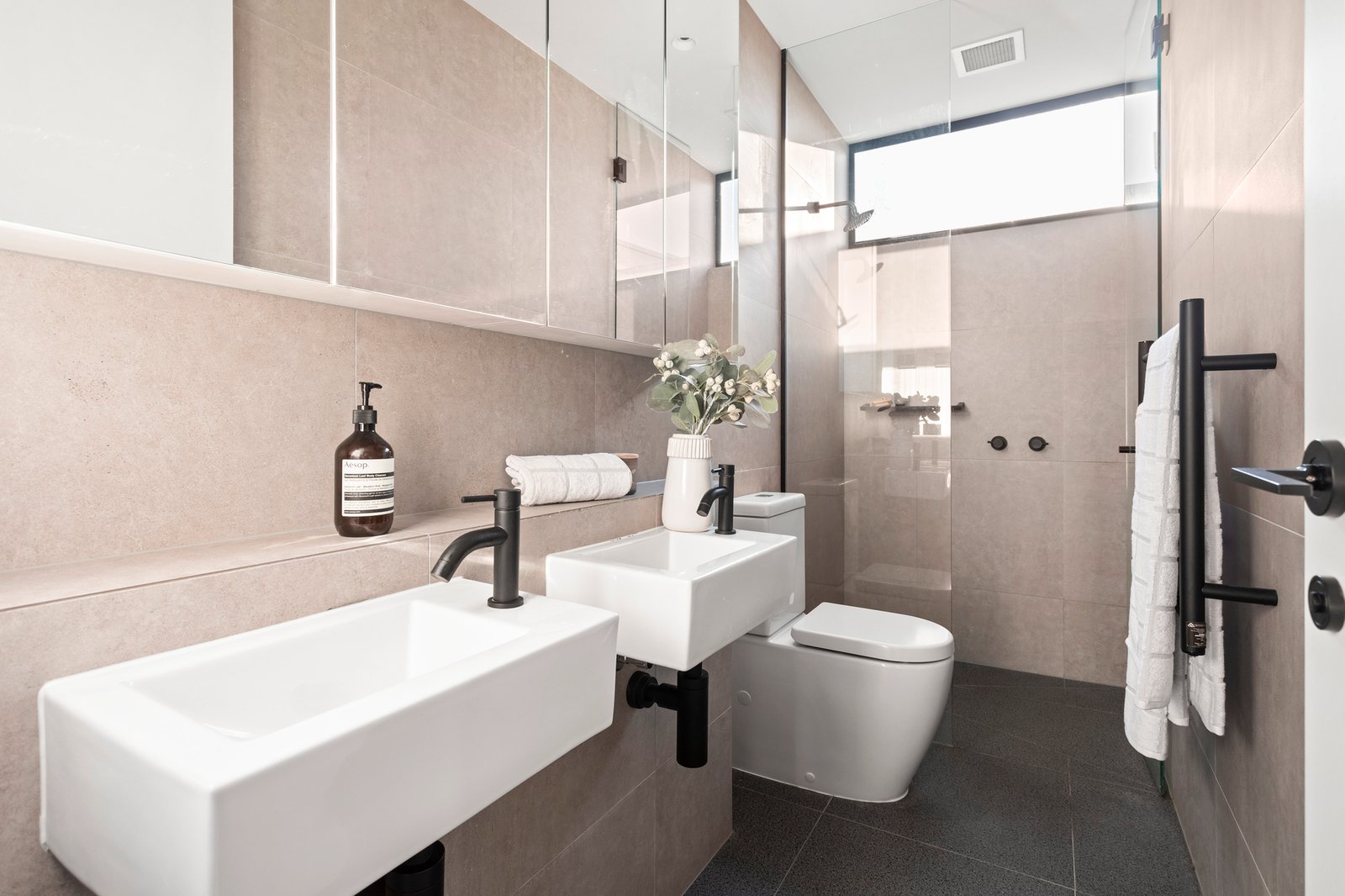 Real Estate and Property in 2/14 The Crescent, Highett, VIC