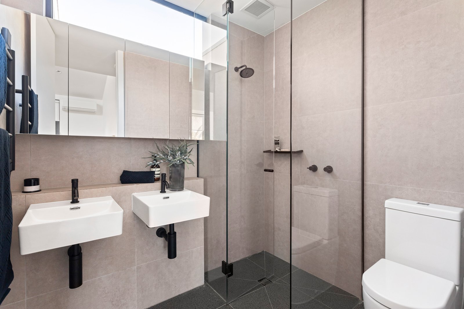 Real Estate and Property in 2/14 The Crescent, Highett, VIC