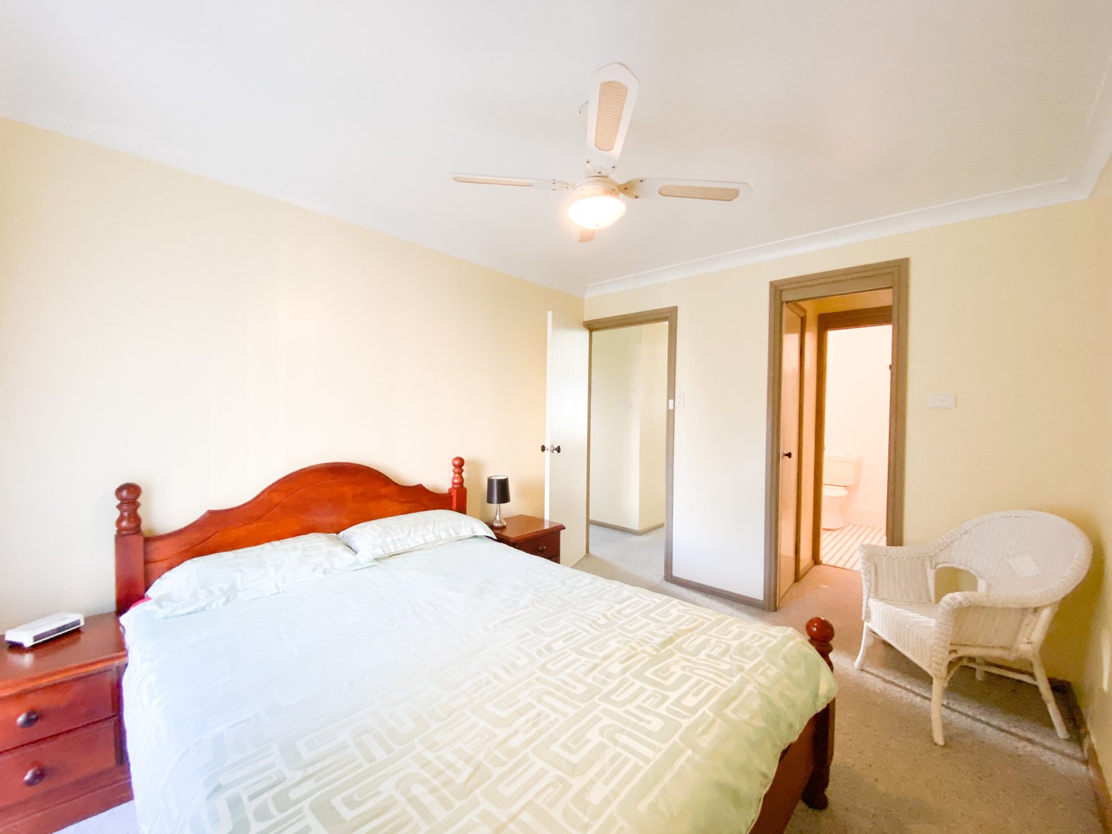 2/14 The Peninsula  CORLETTE 6