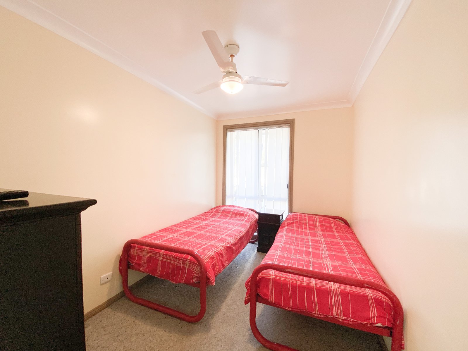 2/14 The Peninsula  CORLETTE 8