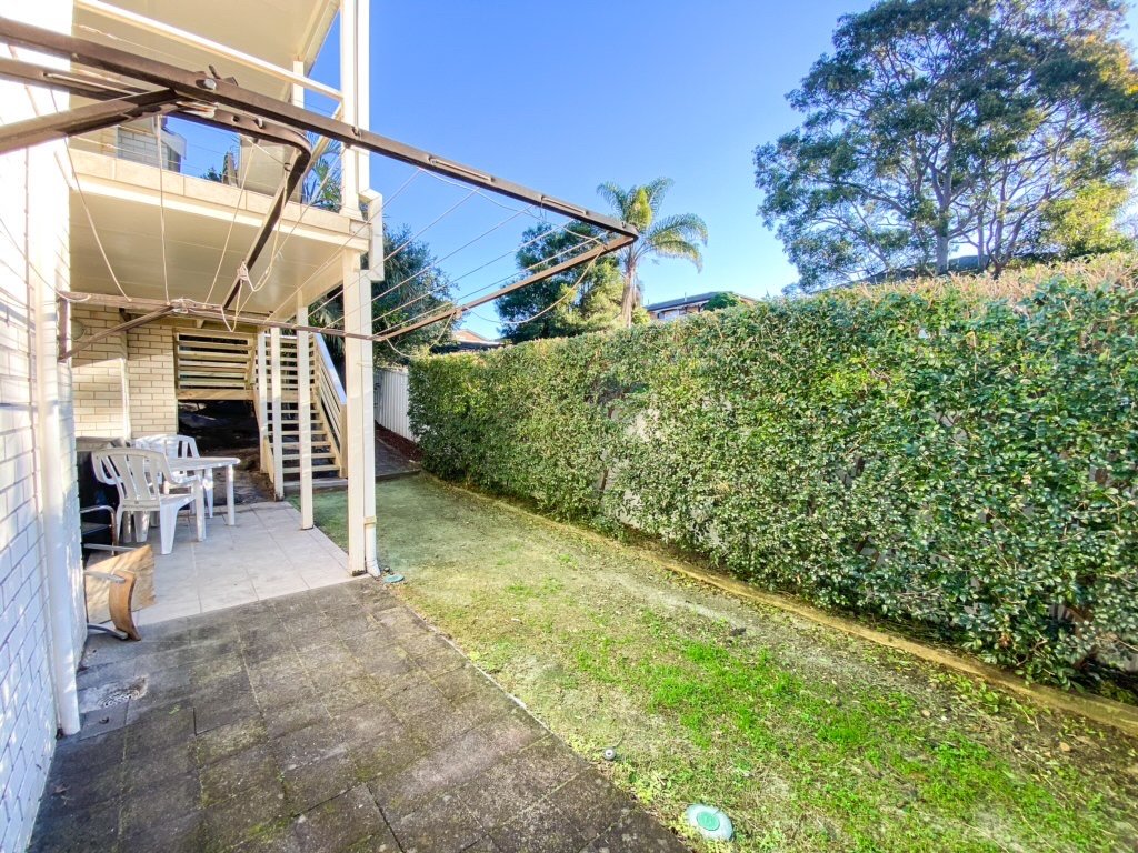 2/14 The Peninsula  CORLETTE 16