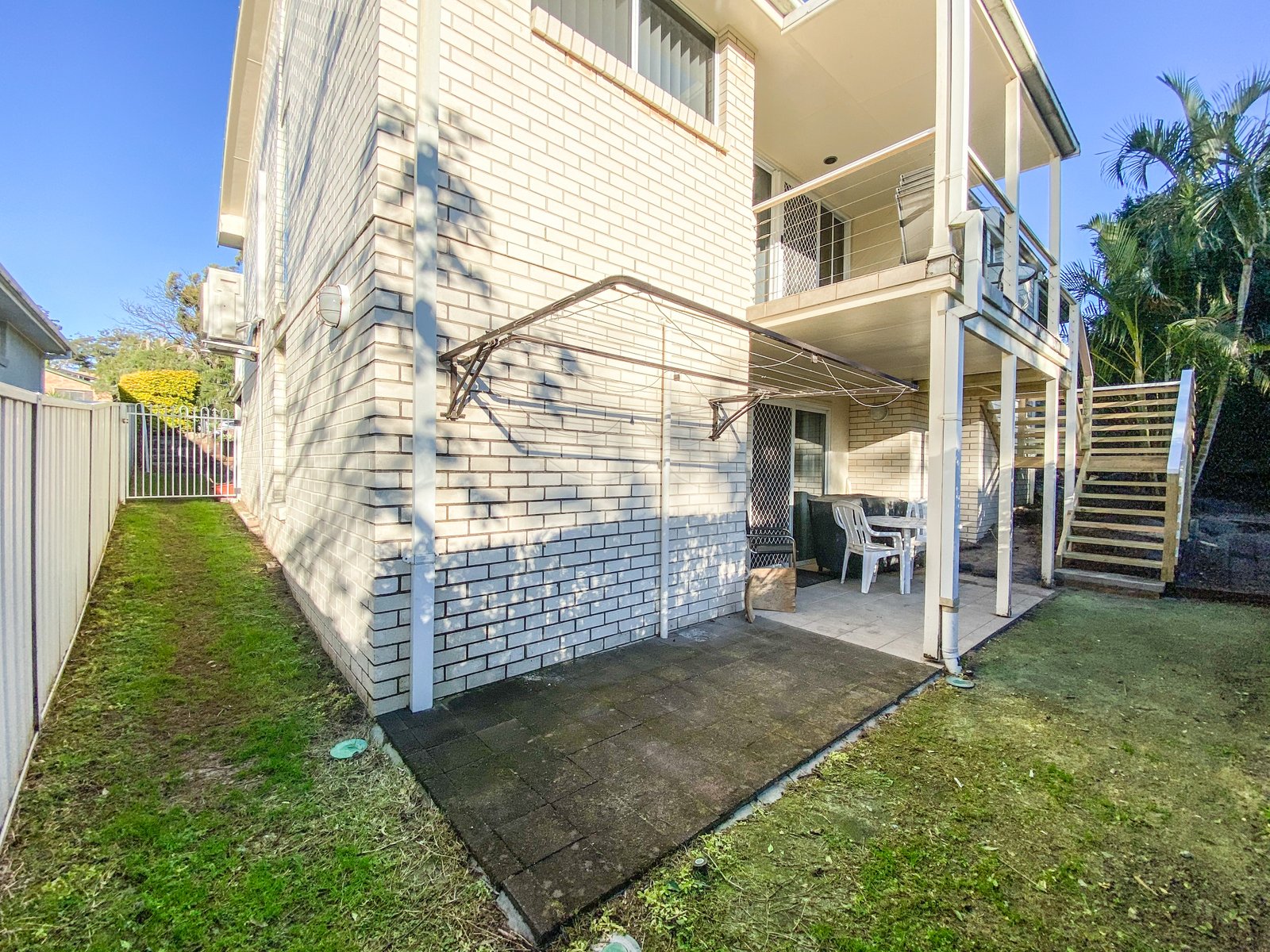 2/14 The Peninsula  CORLETTE 17